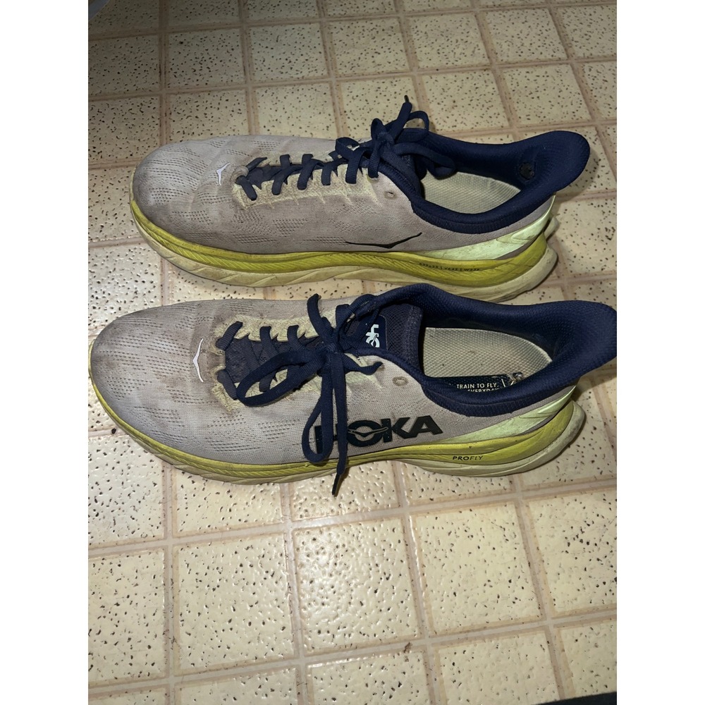 Hoka One One Mach 4 Yellow Whitish Gray Athletic Running Shoes‎ Mens Size 10.5 D